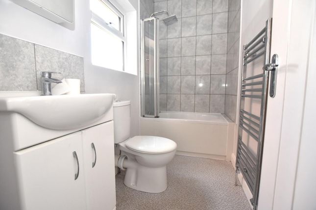 Bathroom.Jpg