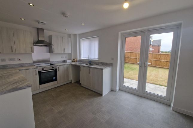 27, Frickley Drive, PONTEFRACT photo 3