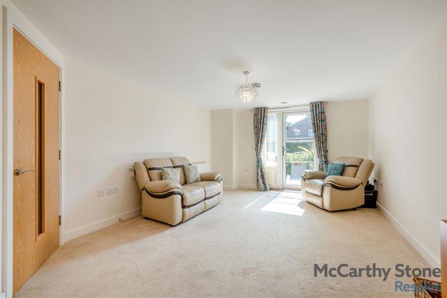 7 Queen ELizabeth Place, Orchard Lane, Alton photo 2