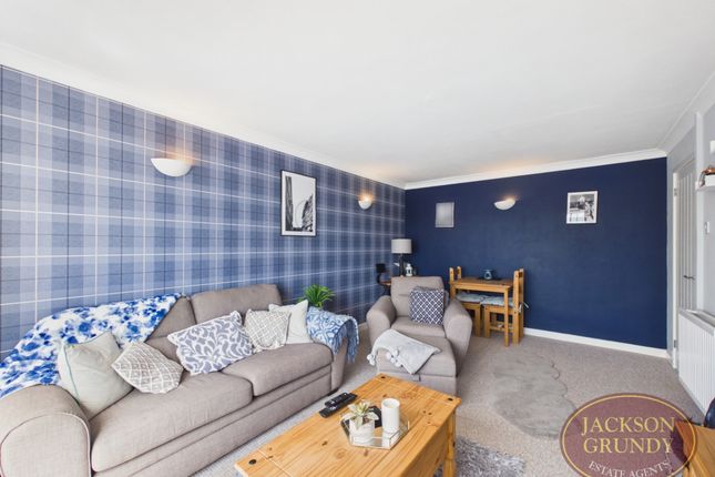 12, Conifer Rise, Northampton photo 4