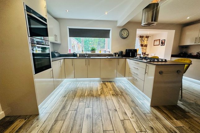 5, Tanglewood Grove, Sedgley photo 3