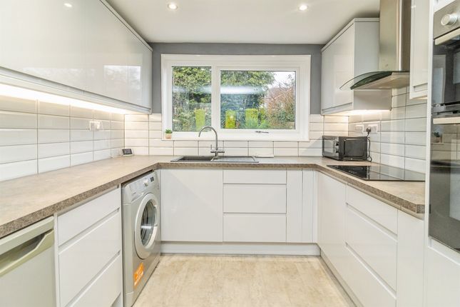 15, Burns Road, Milton Keynes photo 3