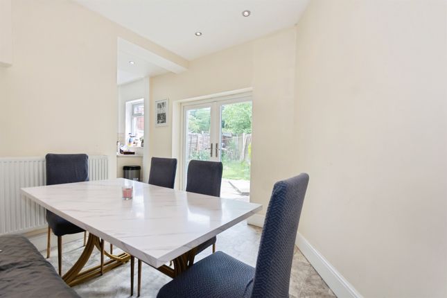 131, Gracemere Crescent, Birmingham photo 4