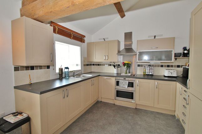 22, Woodford Mill, Witney photo 3
