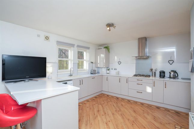 Terraced house for sale in Hurlethill Court, Glasgow