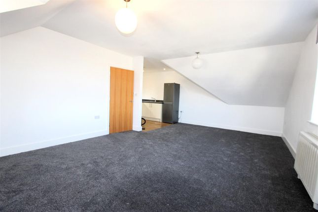 Flat 6, St. Margarets, Saxton Street, Gillingham photo 5