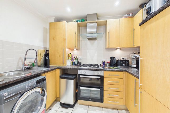 Flat 11, Emperor Court, 19, Brookbank Close, Gloucestershire photo 3
