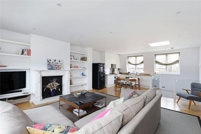 Flat to rent in Chesterton Road, North Kensington