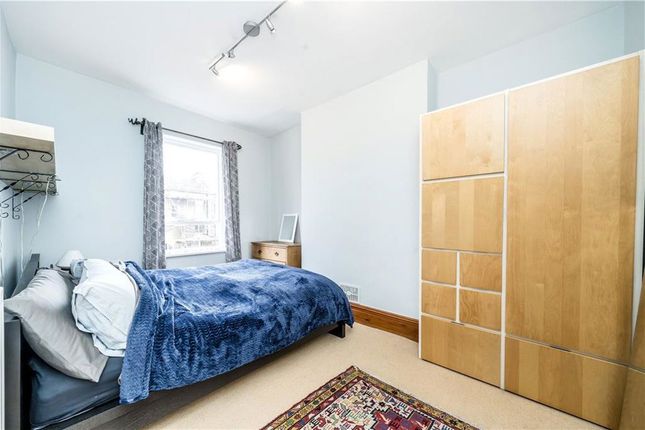 57, St. Stephens Avenue, London photo 4
