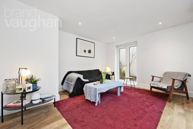 Flat for sale in Clarence Square, Brighton, East Sussex