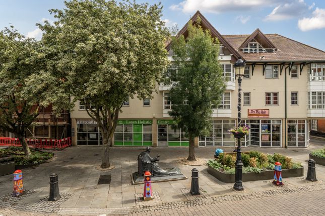 2-bed flat on Flat 3, Curzon House, 3, St. Peters Street, Suffolk, £75,000