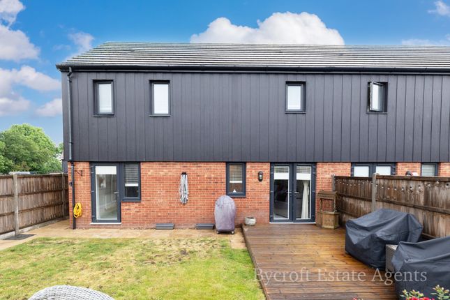 29, Wainscot Drive, Great Yarmouth photo 4