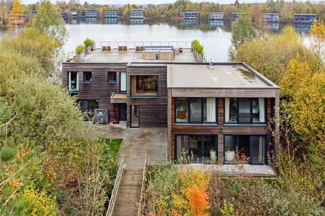 Lago Front View