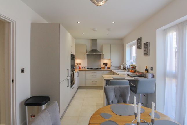 17, Heathpoult Road, Verwood photo 2