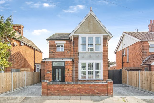 8, Beaconsfield Road, Clacton-On-Sea photo 2