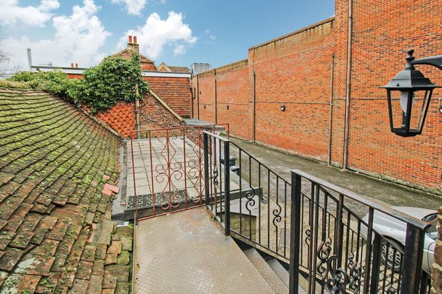 Town house for sale in High Street, Marlborough