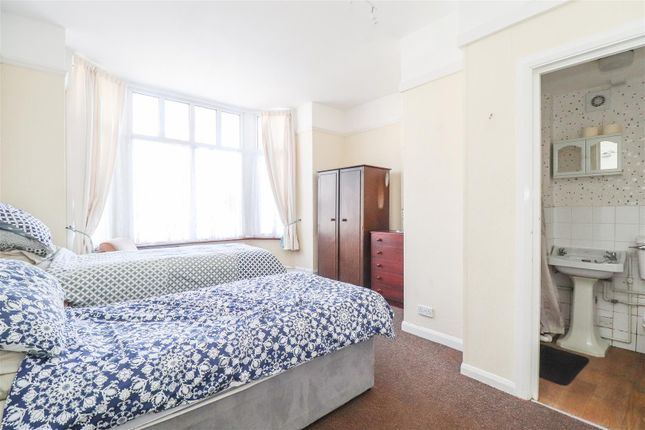 Link-detached house for sale in Grosvenor Road, Westcliff-On-Sea
