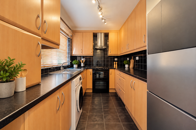 12, Bailey Close, Camberley photo 4