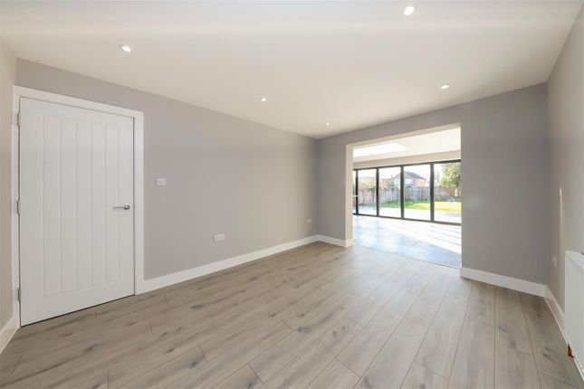 21, Bourn Avenue, Hillingdon photo 4