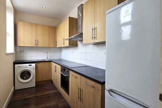 82, Cotman Gardens, Edgware photo 2