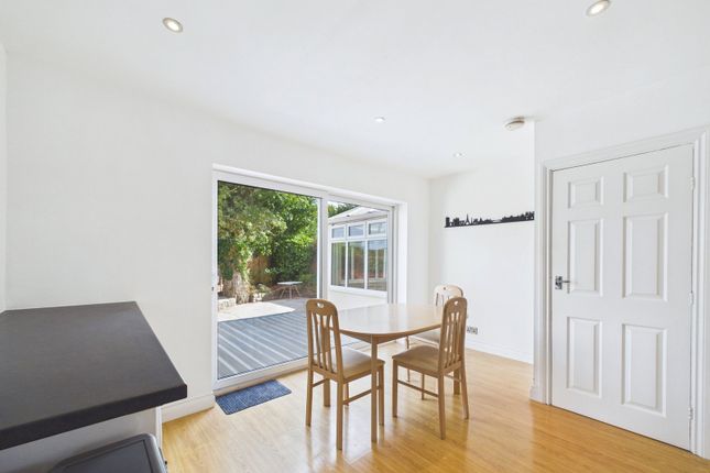 40, Drake Avenue, Torquay photo 3