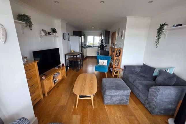 6, The Crescent, Pembroke Dock photo 3