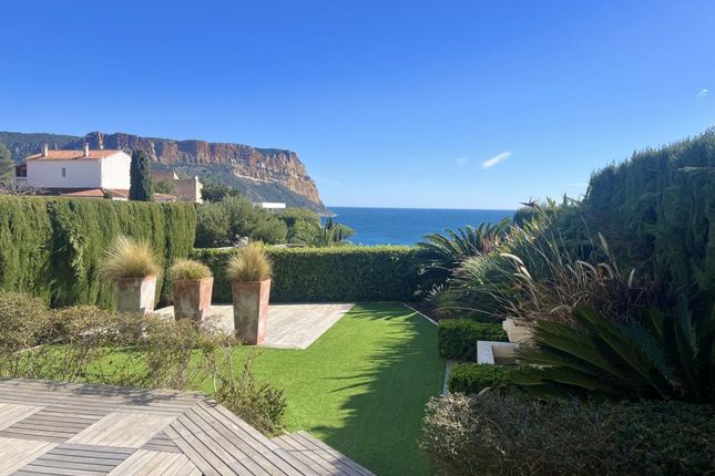 Apartment for sale in Street Name Upon Request, Cassis, Fr