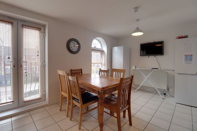 Room 6, Horton Drive, Stafford photo 4