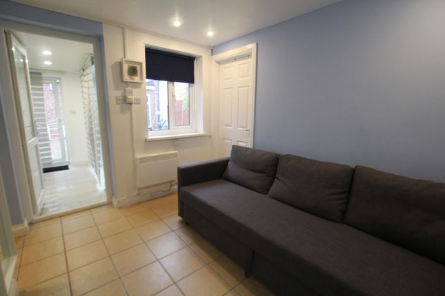14A, Fyfield Road, Woodford Green photo 5