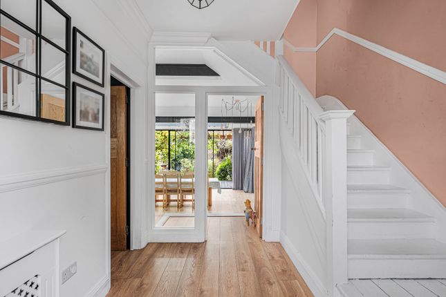 26, Lynton Road, London photo 2
