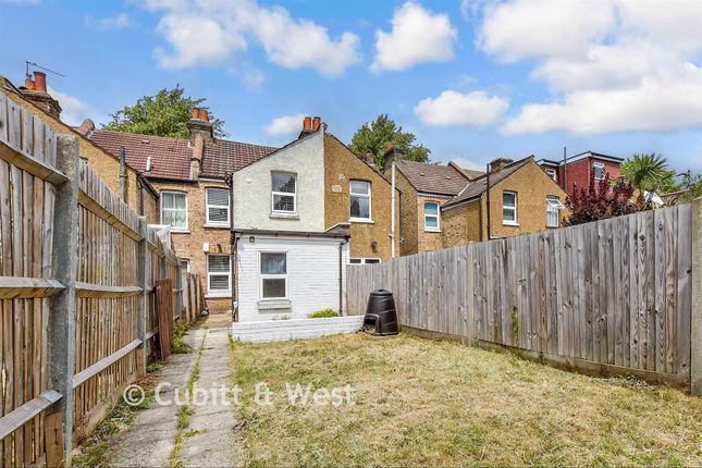 22, Tharp Road, Wallington photo 4