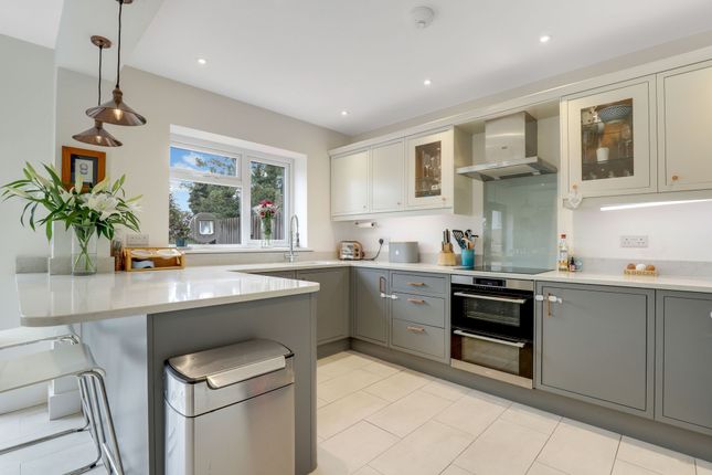 14 Elmswood Gardens, Nottingham photo 4