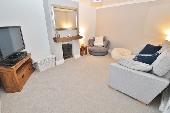 51, Horsebridge Road, Havant photo 2
