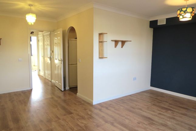 8, Cresscombe Close, Gillingham photo 2
