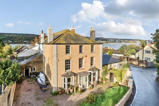 1369263-1-68F6746...