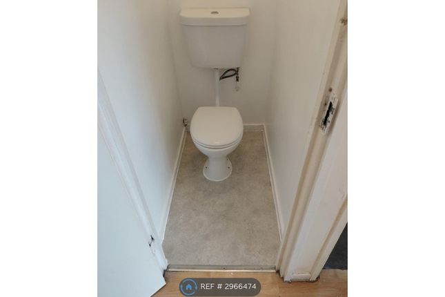 Flat, Elkington Point Lollard Street, London photo 4
