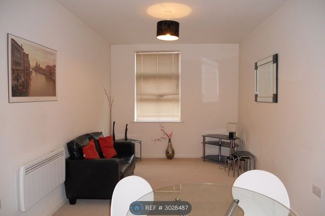 Flat, Peel Villa Commercial Street, Morley, Leeds photo 2