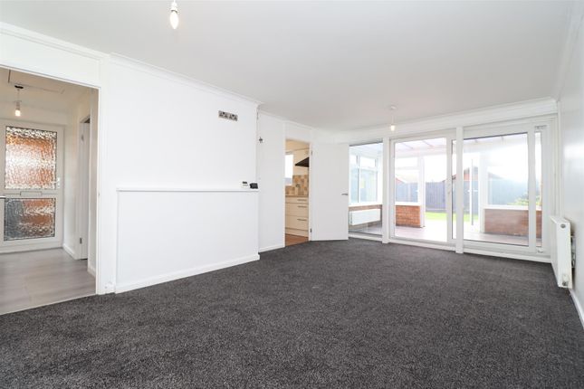 24, Fair Isle Drive, Nuneaton photo 3
