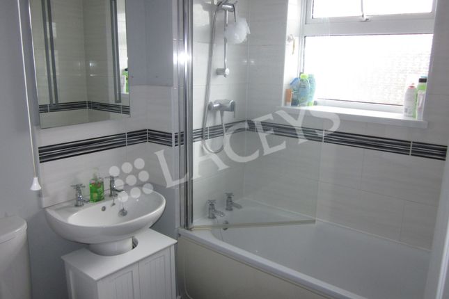 14 Thorne Gardens, Yeovil photo 4
