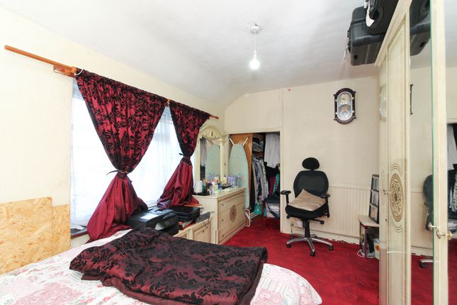 End terrace house for sale in Haskard Road, Barking And Dagenham