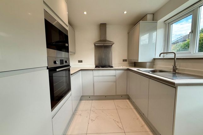 12, Lavister Avenue, Manchester photo 4