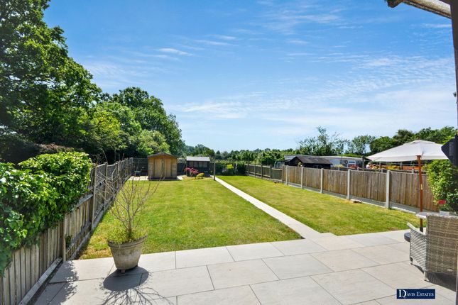 76 Prospect Road, Hornchurch photo 4