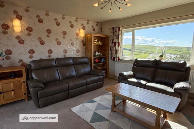 4, Hillside Cres, Bacup photo 3