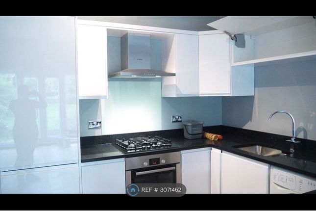 Conyers Road, London photo 4