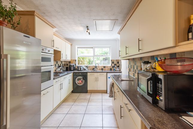 34, Buttercup Way, SOUTHMINSTER photo 5