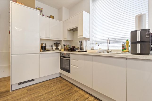 Flat 17, Skyline Apartments, The Causeway, Goring-by-Sea photo 4