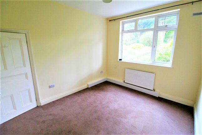Flat to rent in Holbeck Hill, Scarborough