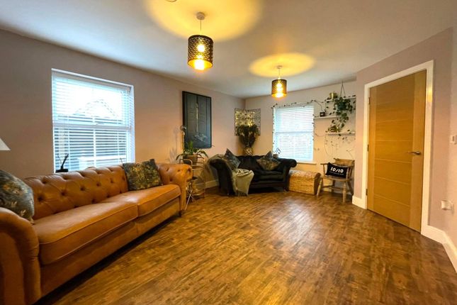 3, Rosewarne Gardens, Camberley photo 4