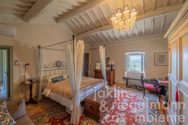 Country house for sale in Italy, Tuscany, Arezzo, Cortona
