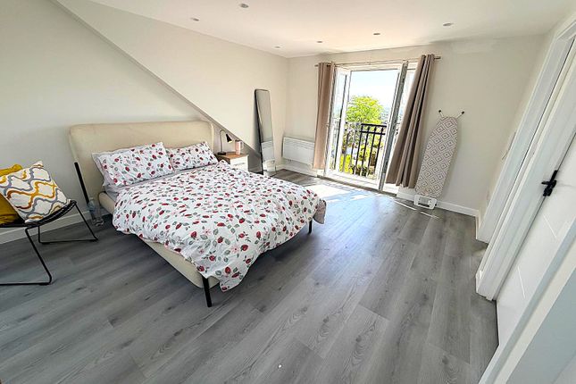 x, Cranbourne Road, Northwood, London photo 4